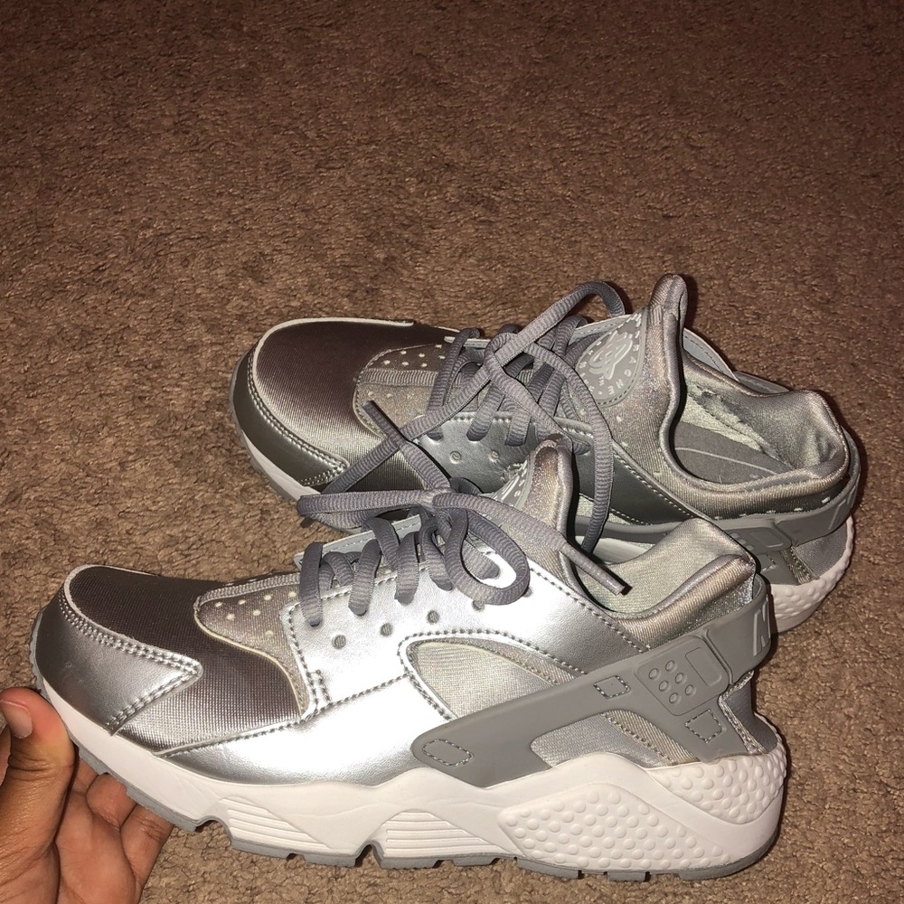 Silver Nike Air Huaraches - Picture 3 of 4